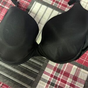 Victoria’s Secret tshirt lightly lined Demi